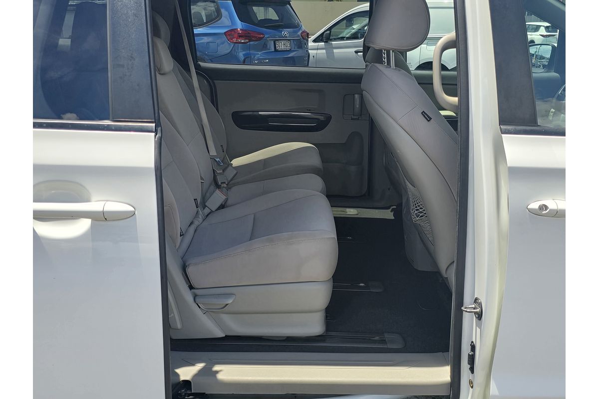 2015 Kia Carnival Si YP