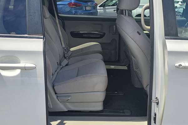 2015 Kia Carnival Si YP