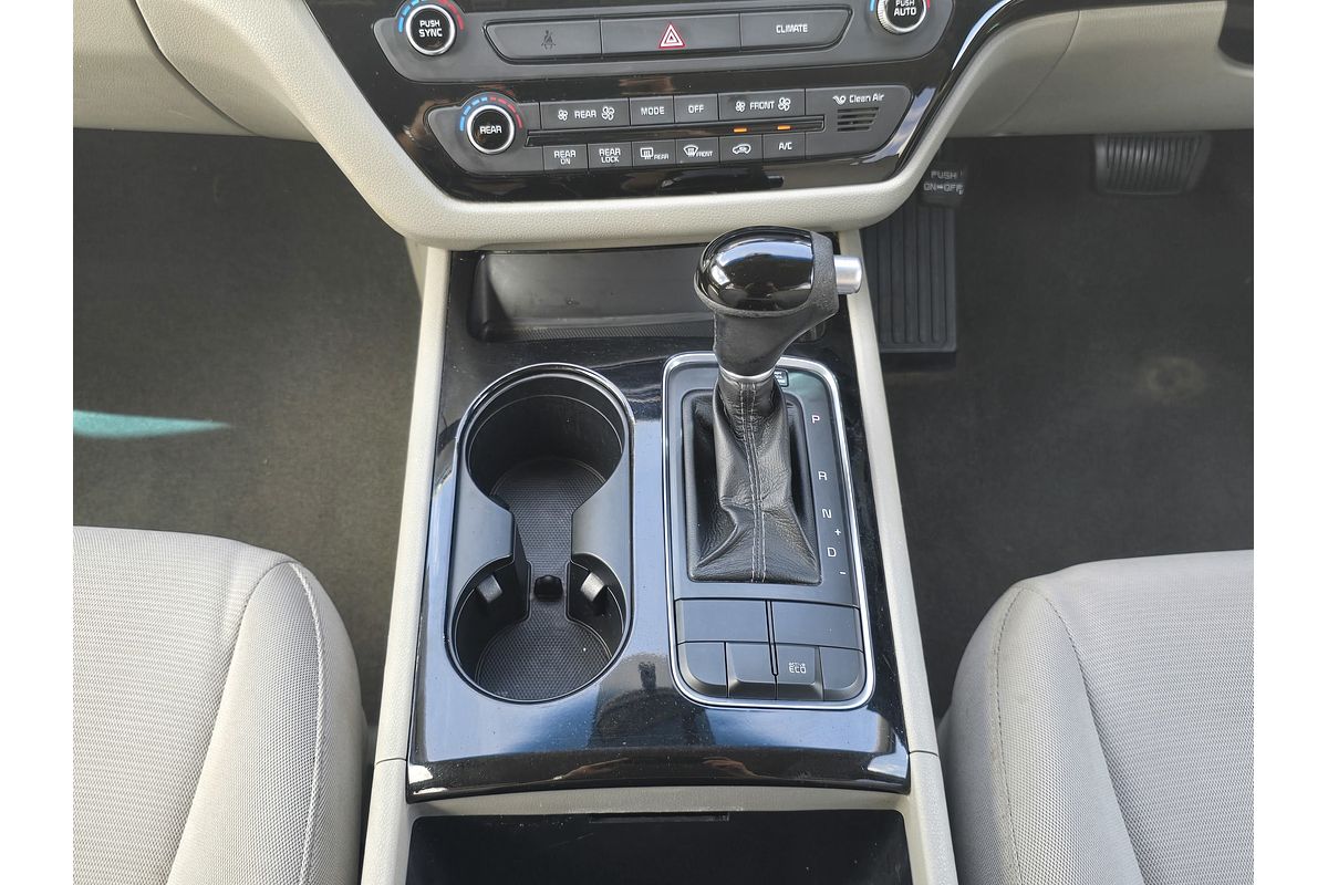 2015 Kia Carnival Si YP