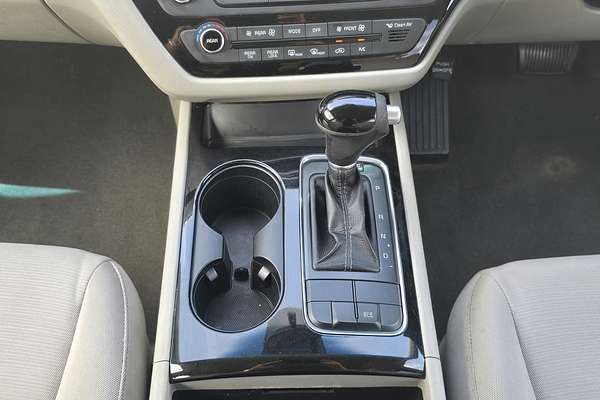2015 Kia Carnival Si YP