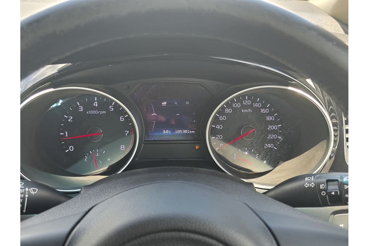 2015 Kia Carnival Si YP