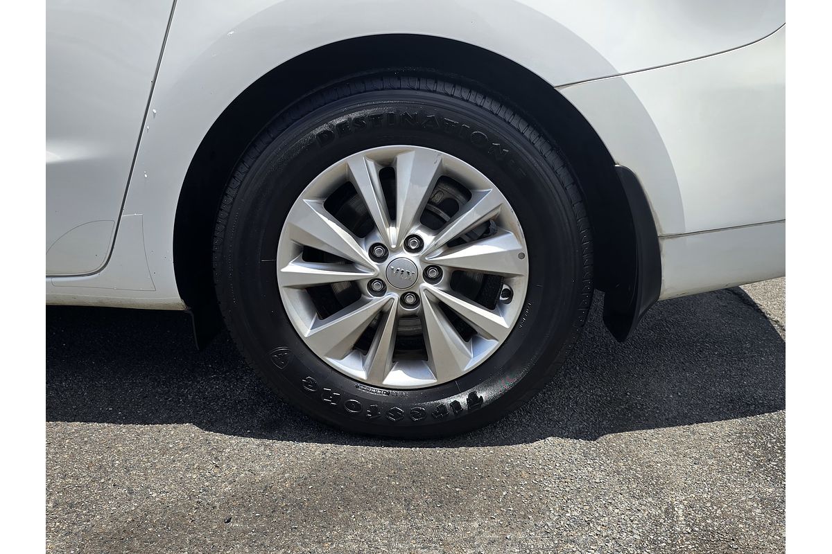 2015 Kia Carnival Si YP