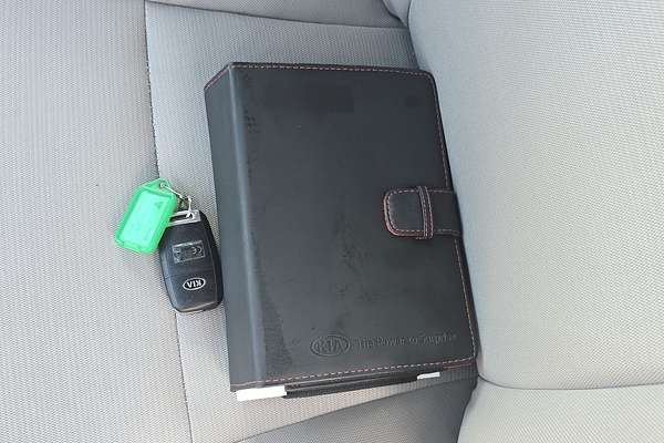 2015 Kia Carnival Si YP