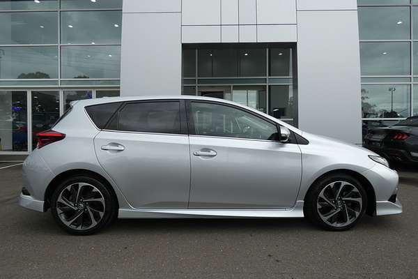 2017 Toyota Corolla ZR ZRE182R