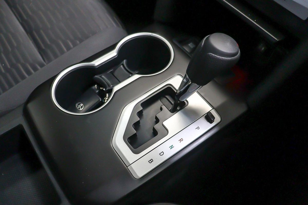 2016 Toyota Camry Altise AVV50R