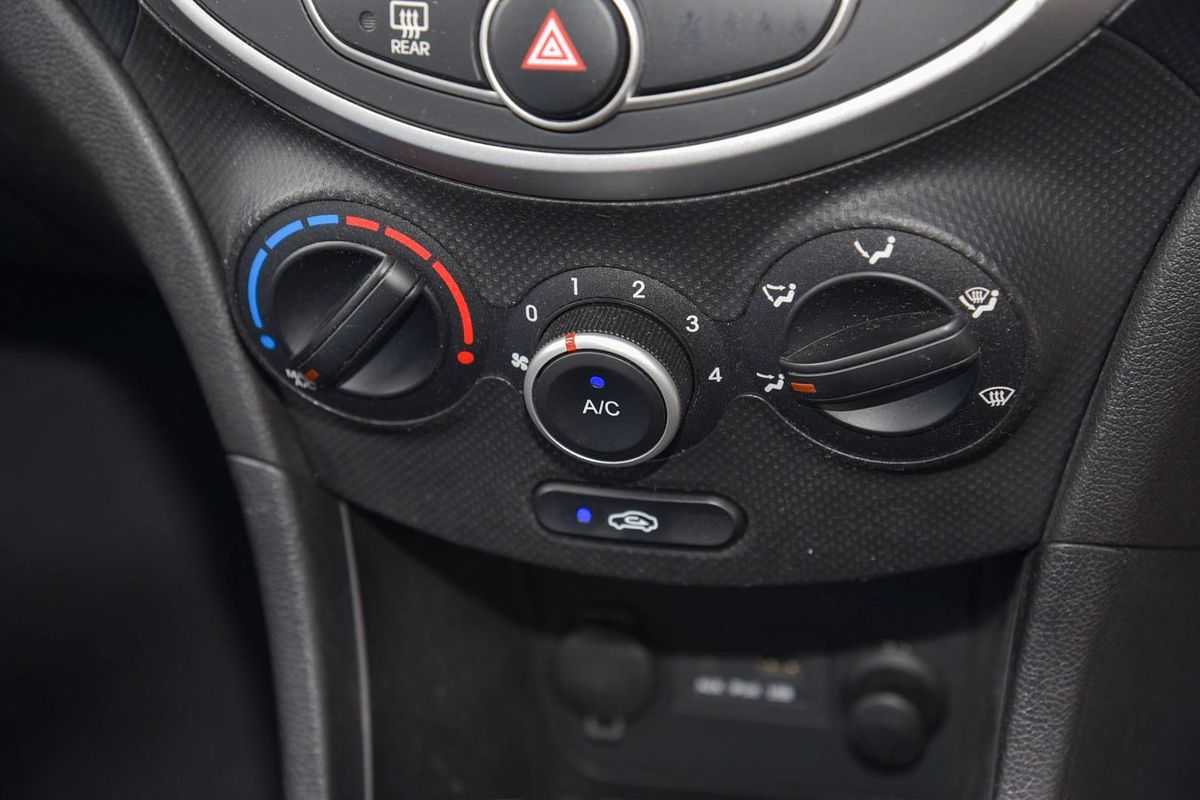 2013 Hyundai Accent Active RB2