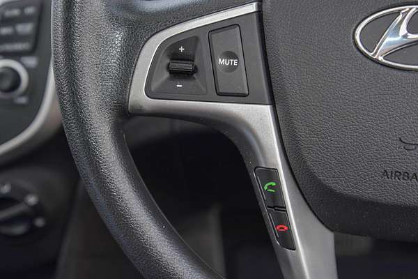 2013 Hyundai Accent Active RB2