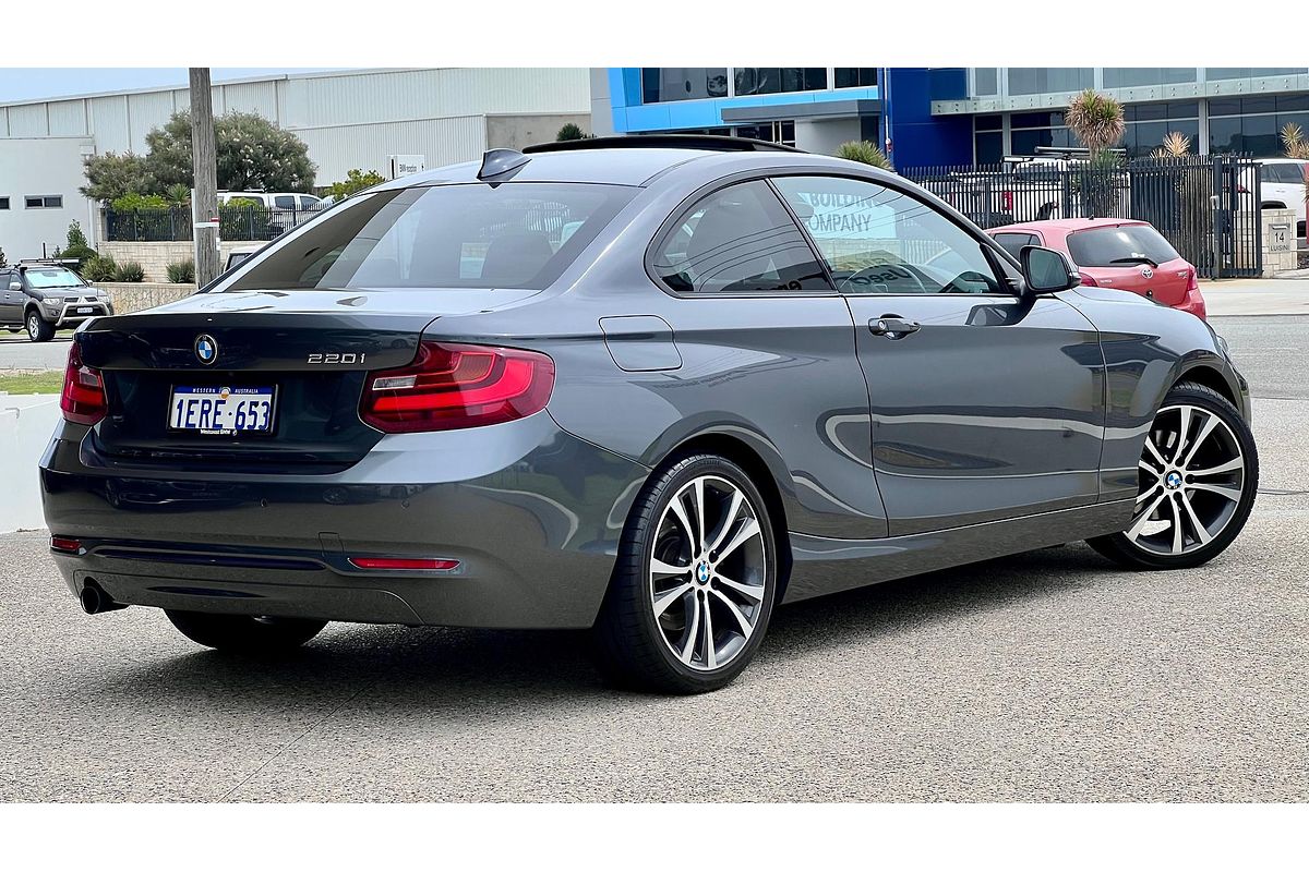 2014 BMW 2 Series 220i Modern Line F22