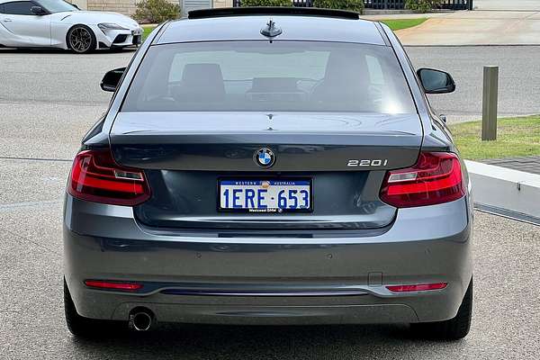 2014 BMW 2 Series 220i Modern Line F22