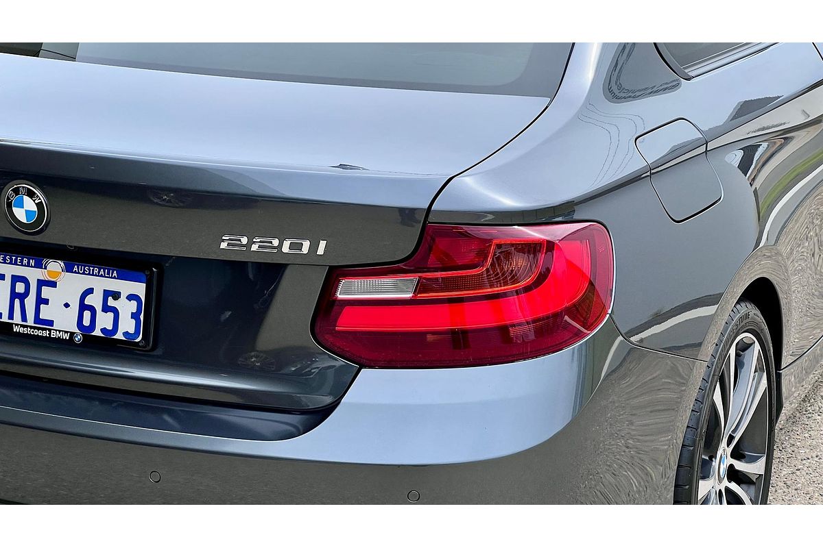 2014 BMW 2 Series 220i Modern Line F22