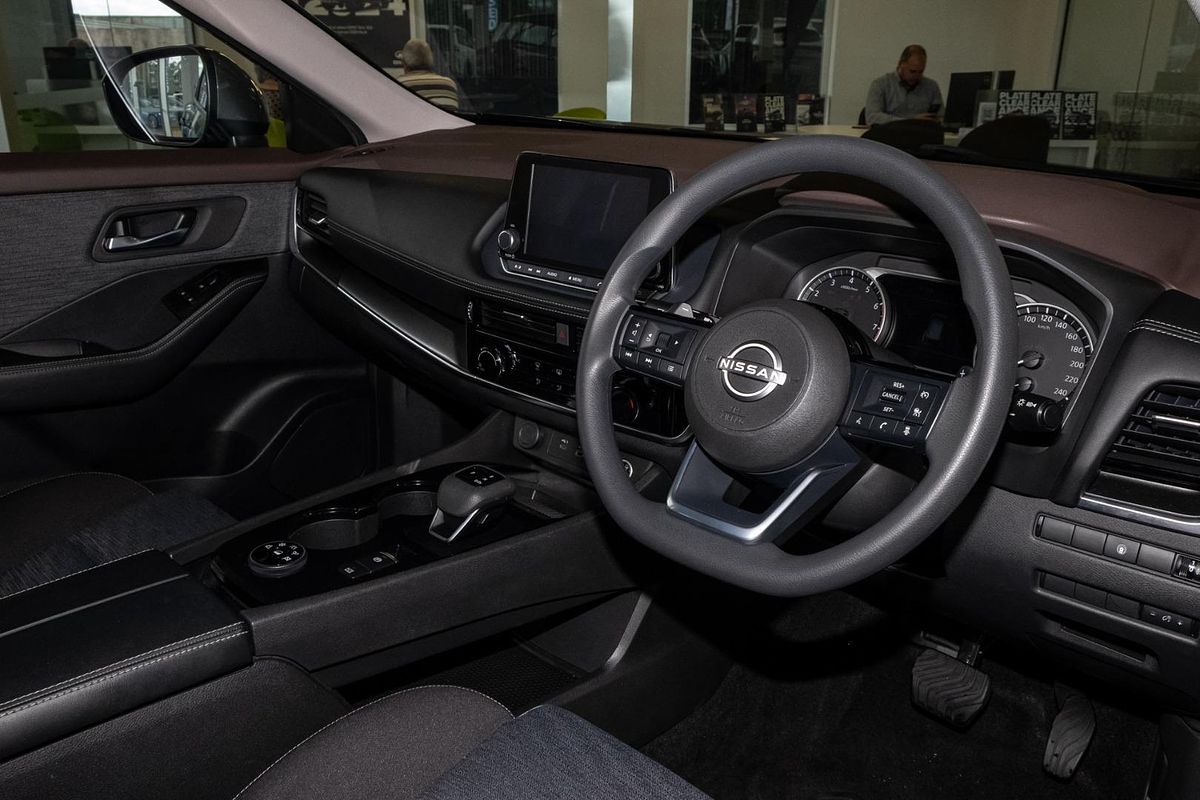 2023 Nissan X-TRAIL ST T33