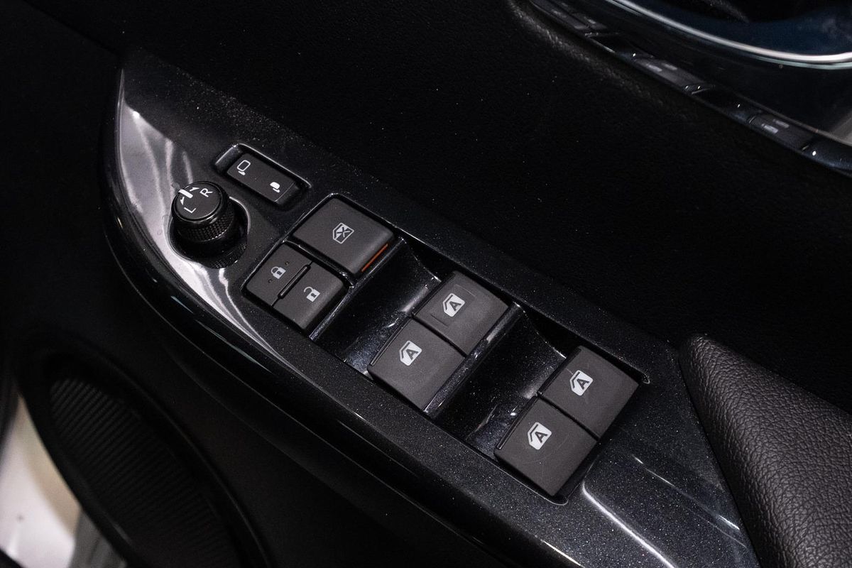 2023 Toyota Hilux SR5 GUN126R 4X4