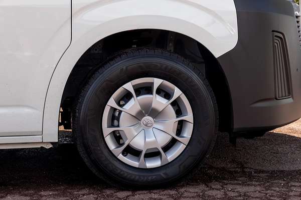 2025 Toyota Hiace Commuter GDH322R