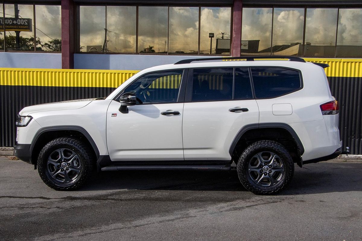 2022 Toyota Landcruiser GR Sport FJA300R