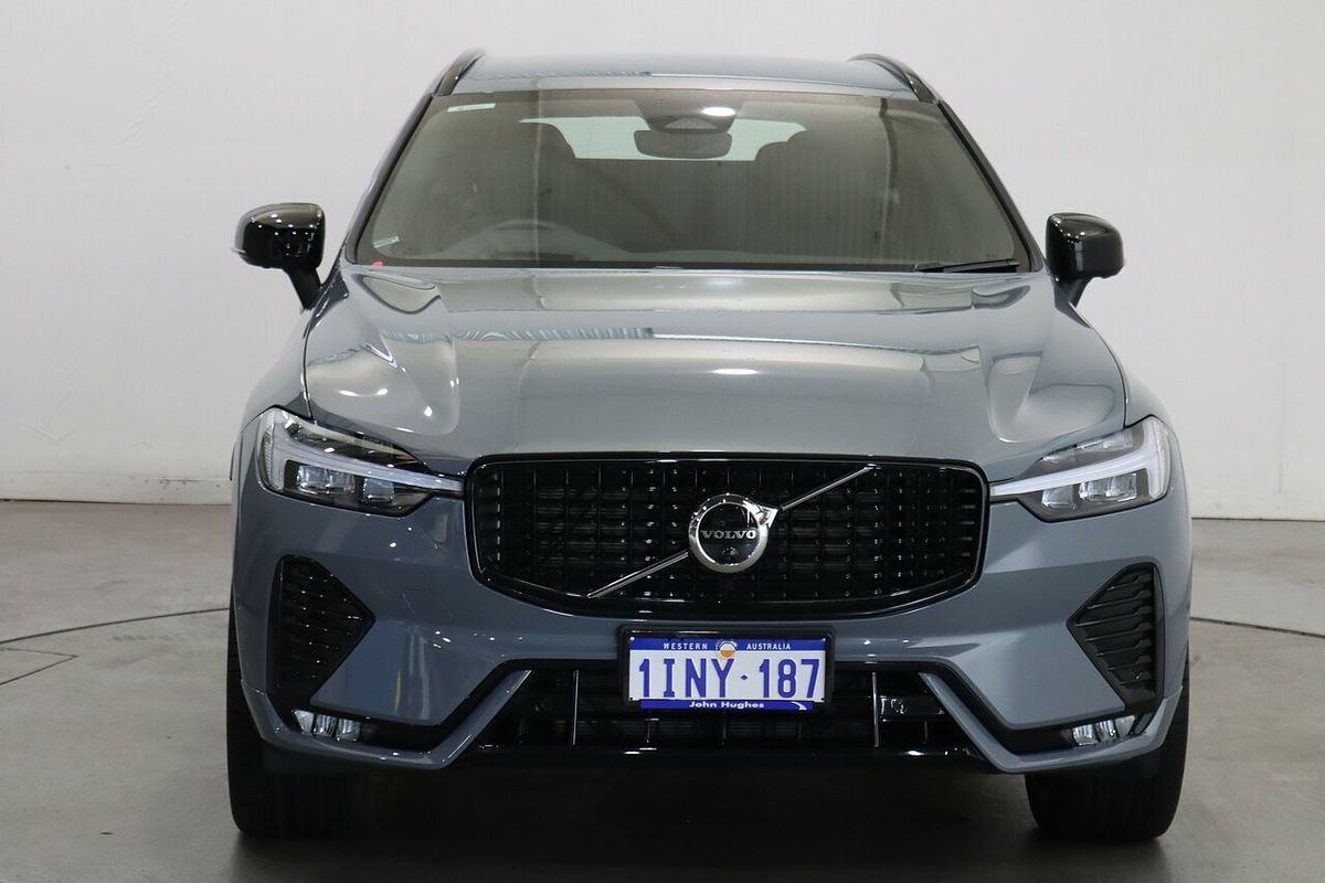 2022 Volvo XC60 B6 R-Design
