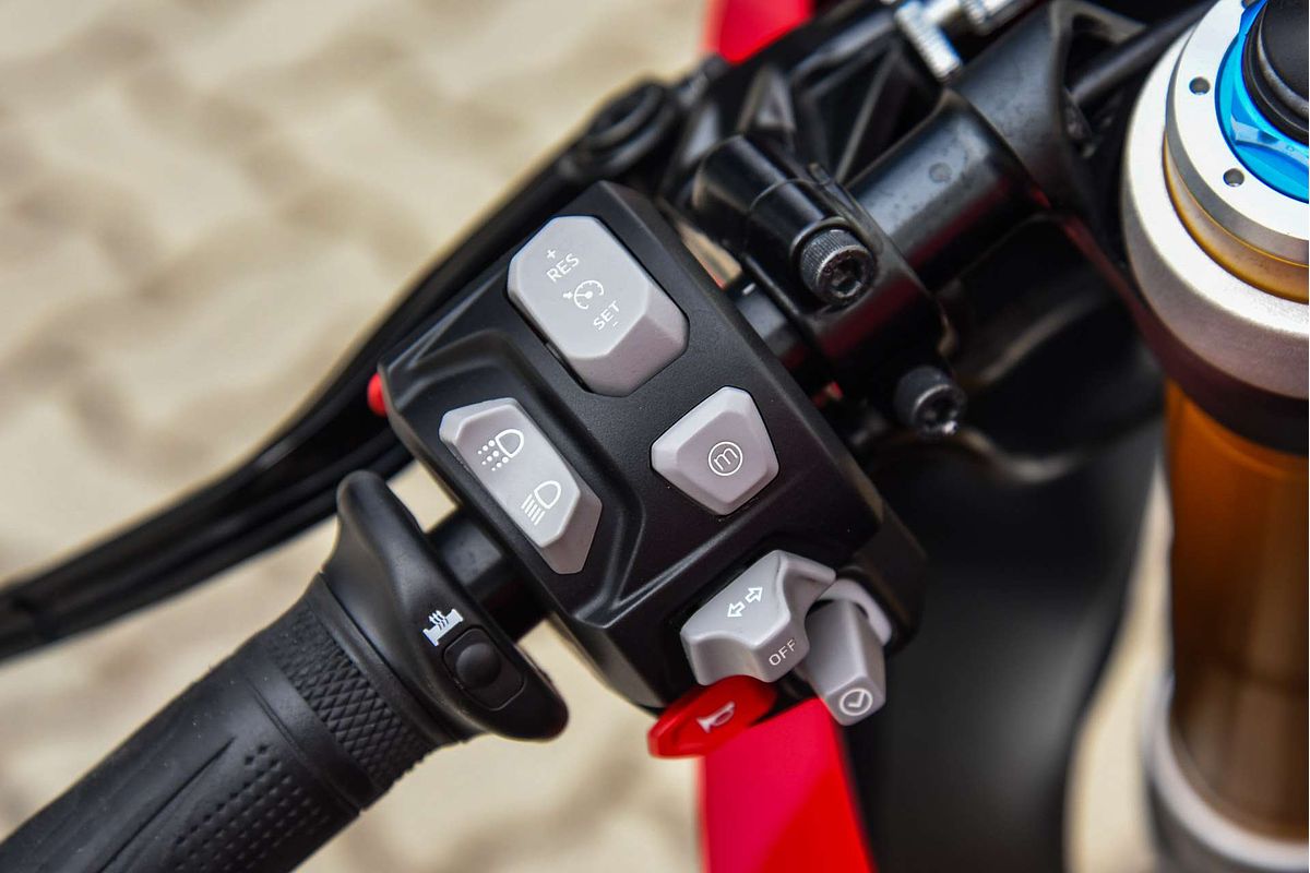 2022 Triumph Speed Triple R