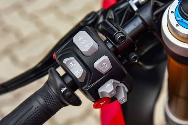 2022 Triumph Speed Triple R