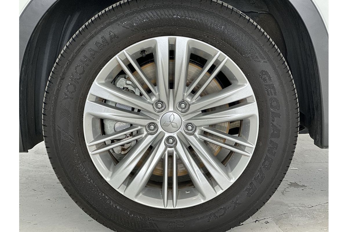 2024 Mitsubishi Outlander ES ZM