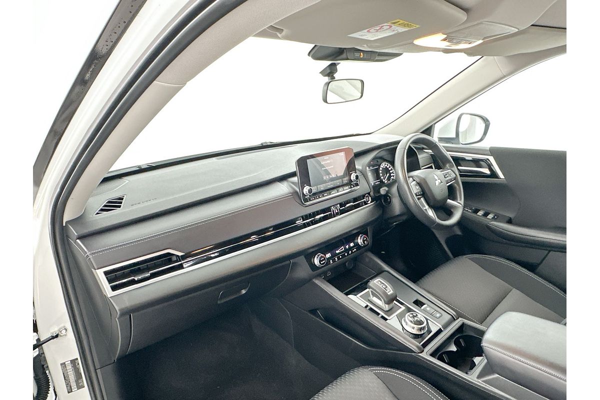 2024 Mitsubishi Outlander ES ZM