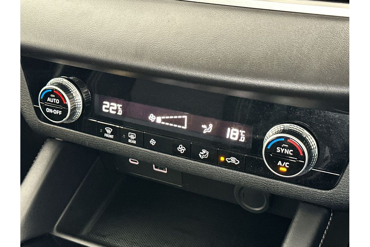 2024 Mitsubishi Outlander ES ZM