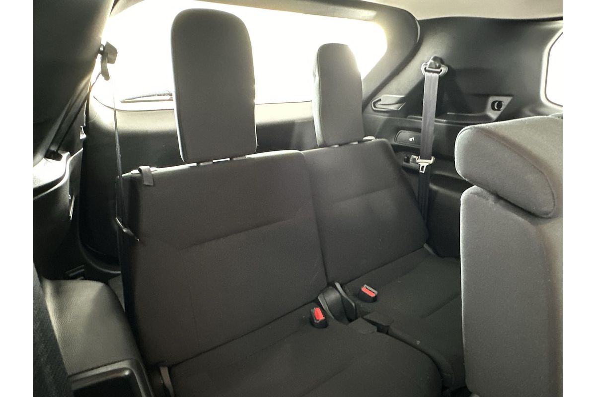 2024 Mitsubishi Outlander ES ZM