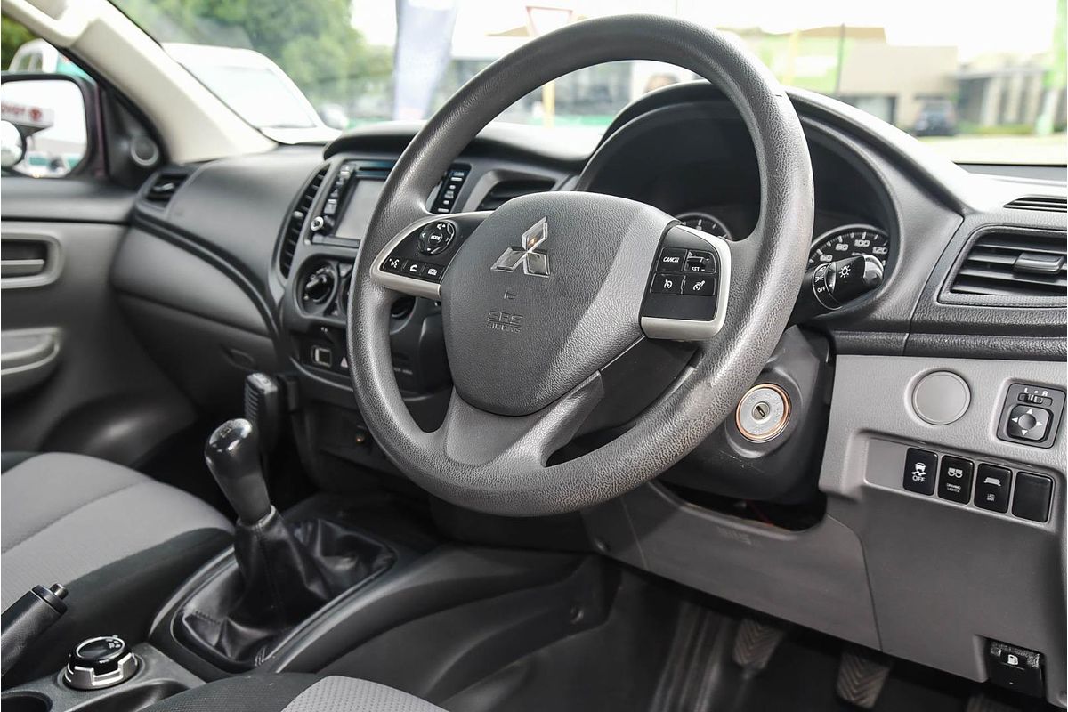 2017 Mitsubishi Triton GLX MQ 4X4