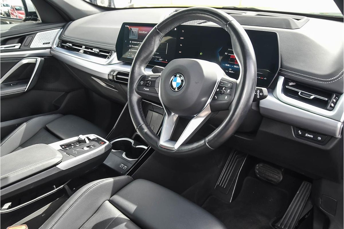 2022 BMW X1 sDrive18i U11