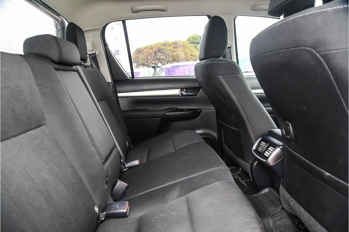 2020 Toyota Hilux SR5 GUN126R 4X4