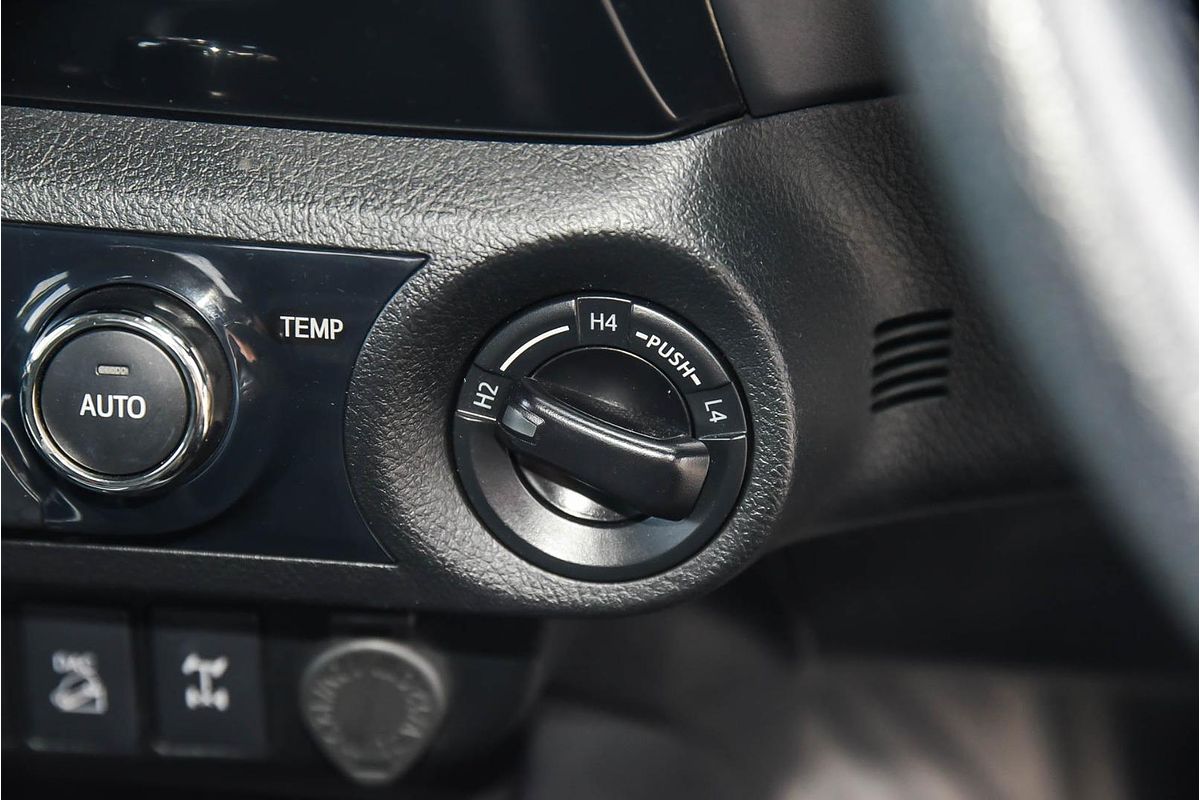 2020 Toyota Hilux SR5 GUN126R 4X4