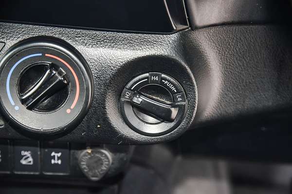 2019 Toyota Hilux SR GUN126R 4X4