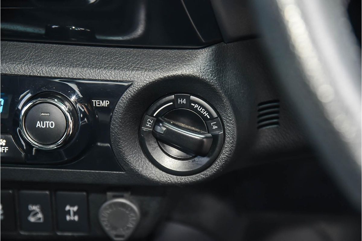 2020 Toyota Hilux SR5 GUN126R 4X4
