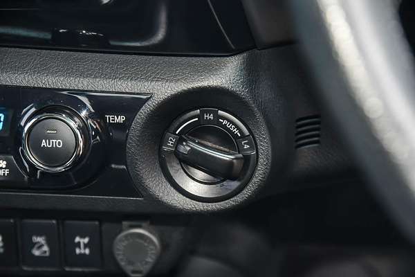 2020 Toyota Hilux SR5 GUN126R 4X4