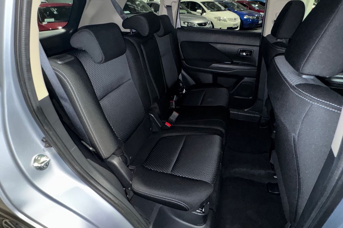 2016 Mitsubishi Outlander XLS ZK