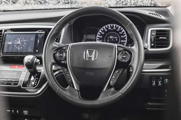 2017 Honda Odyssey VTi-L 5th Gen