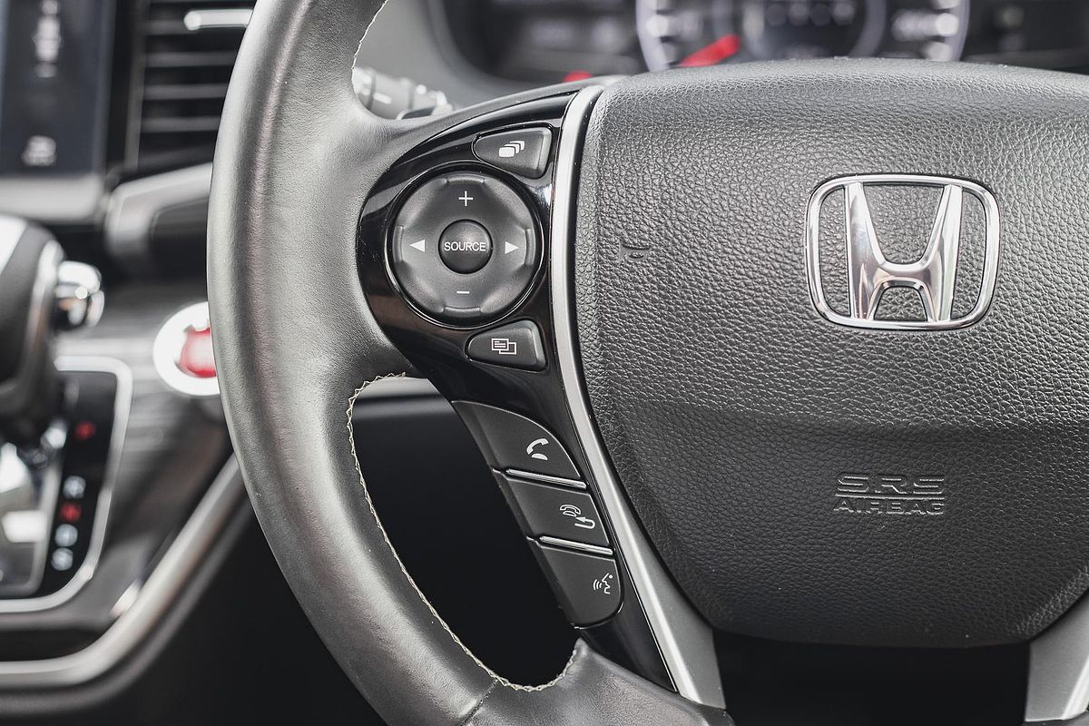 2017 Honda Odyssey VTi-L 5th Gen