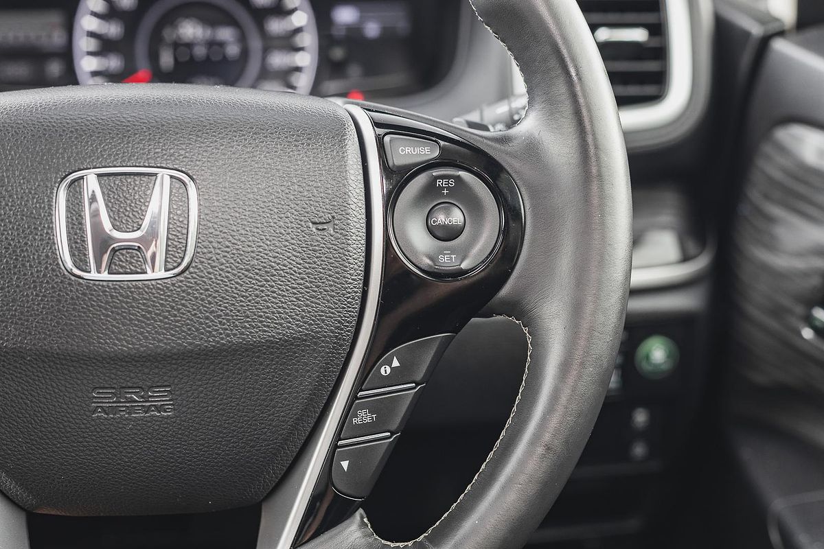 2017 Honda Odyssey VTi-L 5th Gen