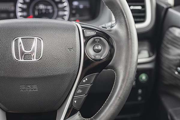 2017 Honda Odyssey VTi-L 5th Gen