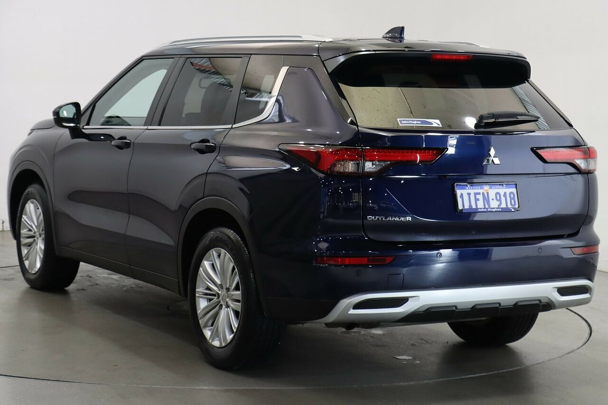 2024 Mitsubishi Outlander LS ZM