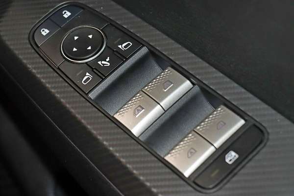 2024 Mitsubishi Outlander LS ZM