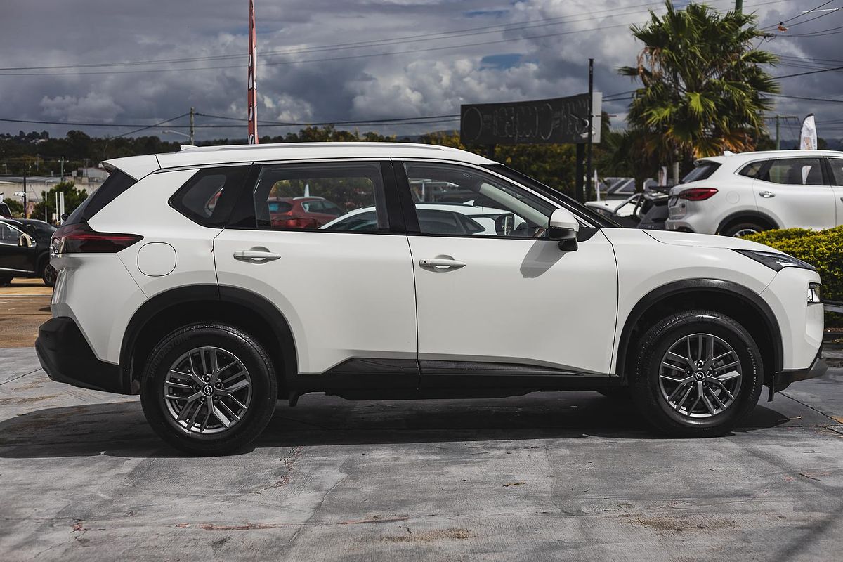 2024 Nissan X-TRAIL ST T33