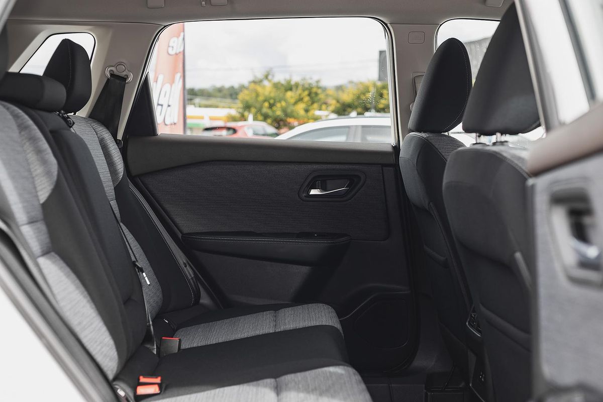 2024 Nissan X-TRAIL ST T33