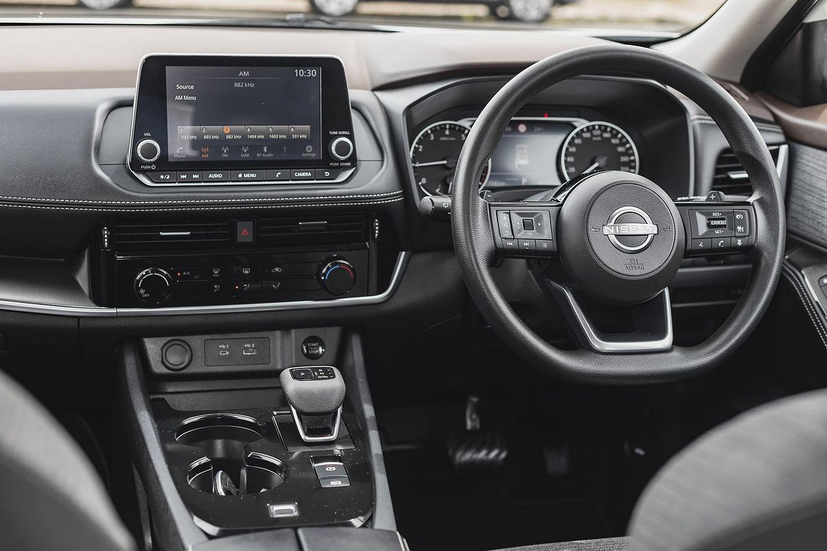 2024 Nissan X-TRAIL ST T33