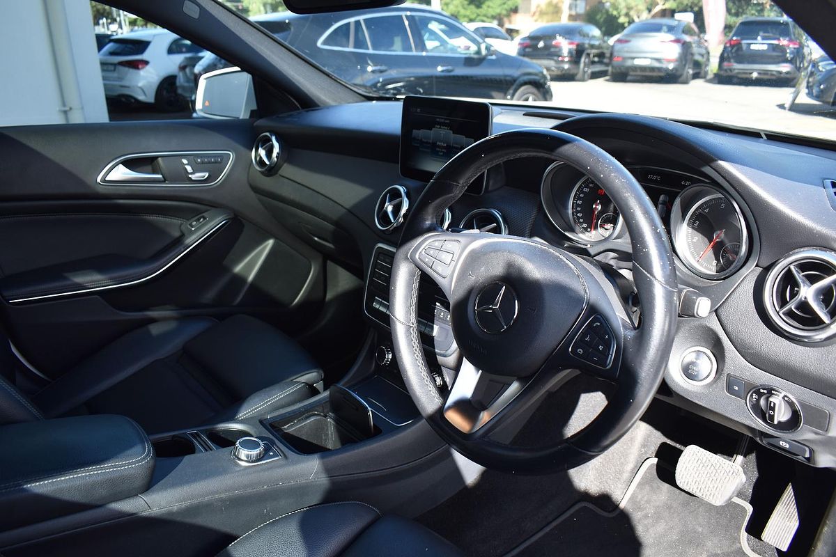 2019 Mercedes-Benz GLA-Class GLA180 Urban Edition X156