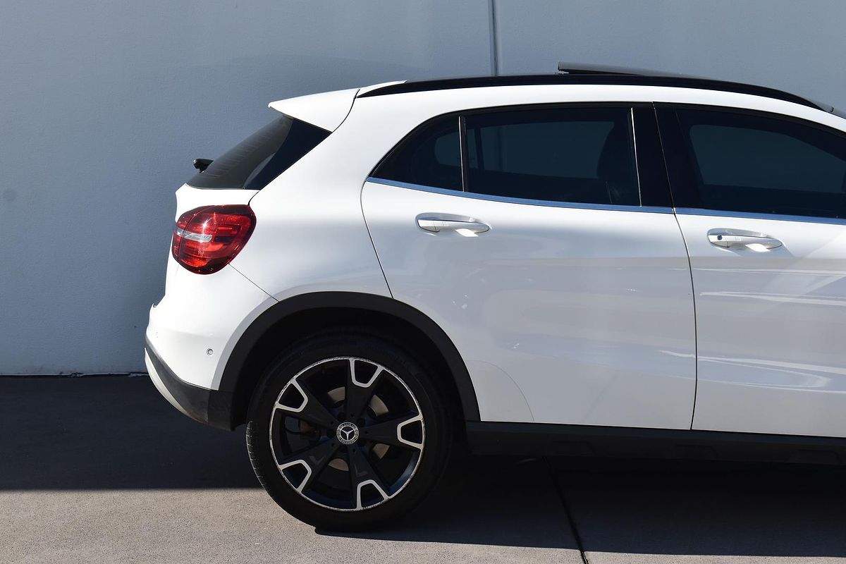 2019 Mercedes-Benz GLA-Class GLA180 Urban Edition X156
