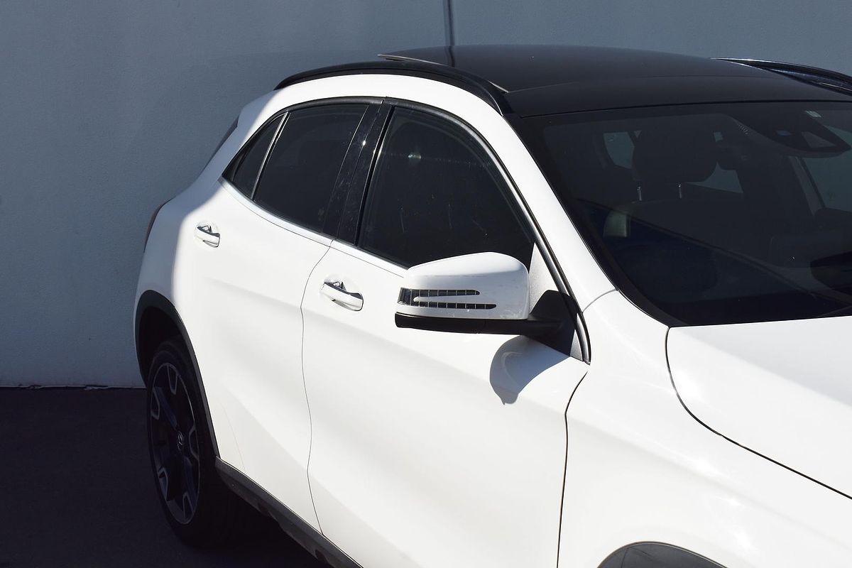 2019 Mercedes-Benz GLA-Class GLA180 Urban Edition X156