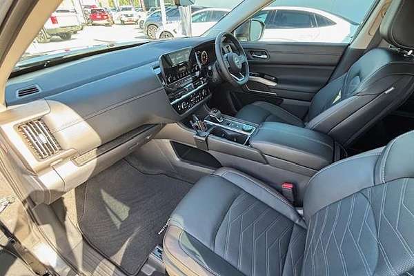 2023 Nissan Pathfinder Ti-L R53