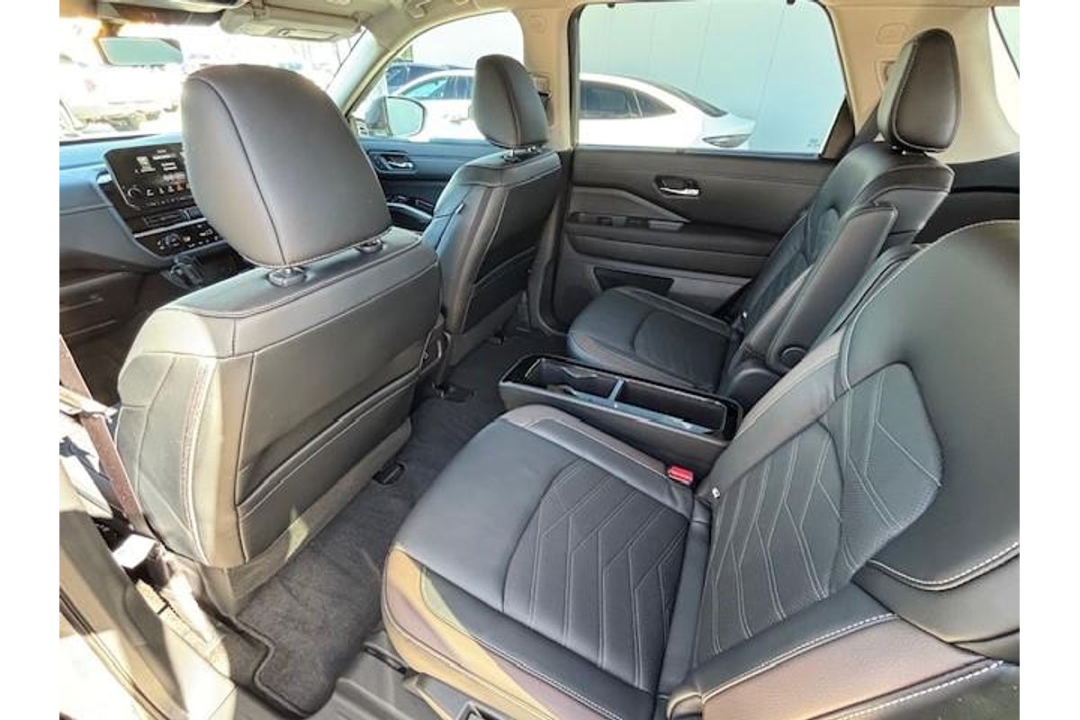 2023 Nissan Pathfinder Ti-L R53