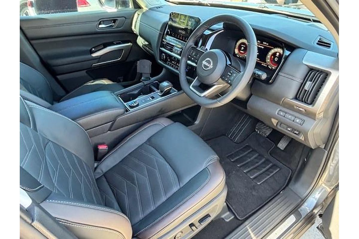 2023 Nissan Pathfinder Ti-L R53