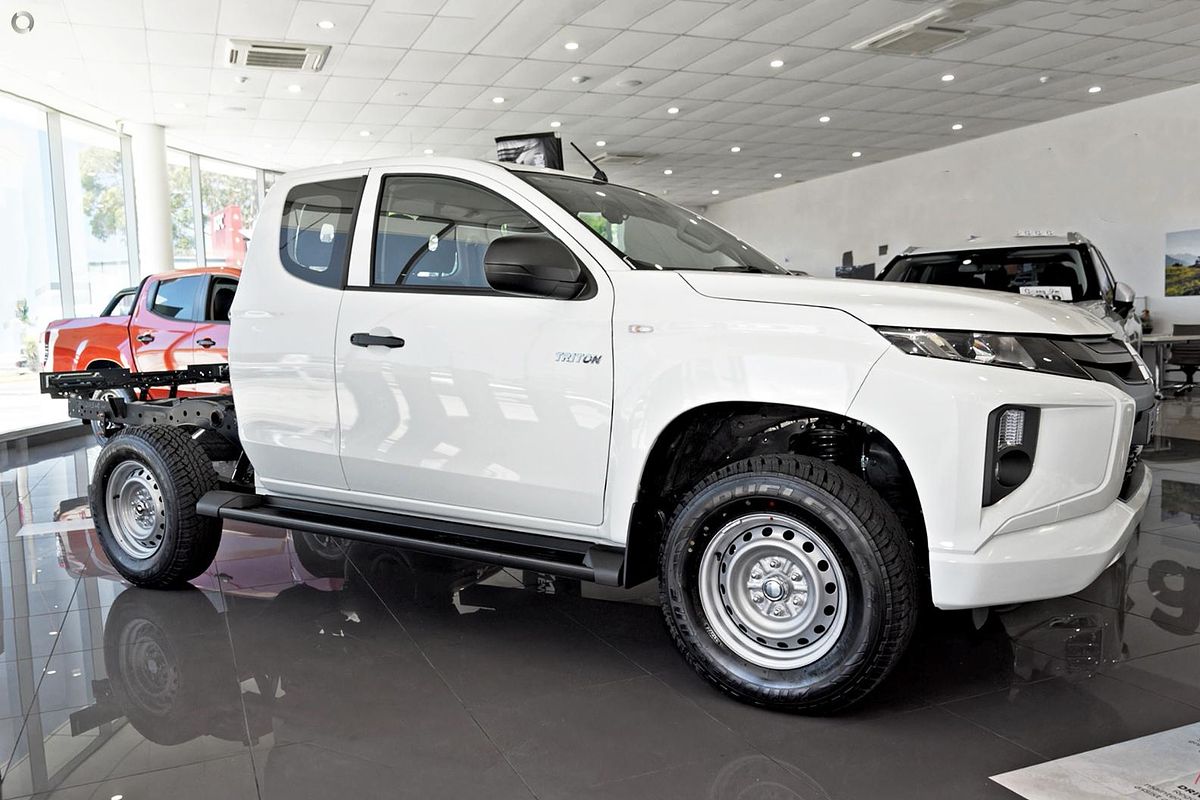 2024 Mitsubishi Triton GLX MR 4X4