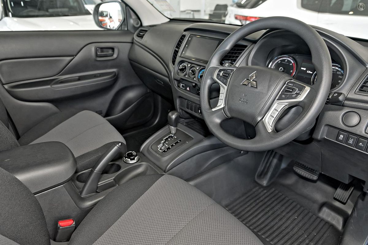 2024 Mitsubishi Triton GLX MR 4X4